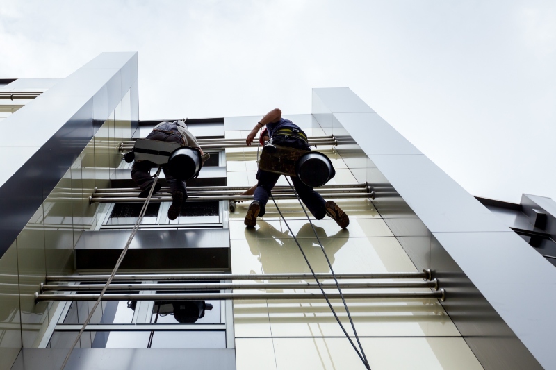 Rope Access cleaning of buildings and structures